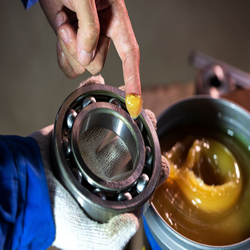 what is the difference between grease and oil