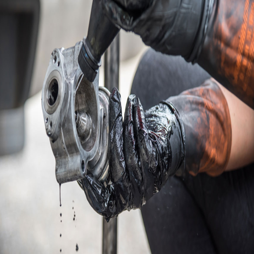 what is the difference between grease and oil