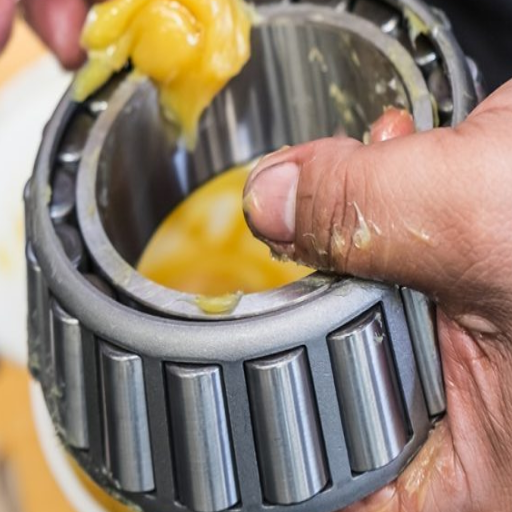 difference between oil and grease