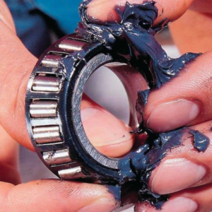 Grease vs Oil: Understanding Lubricants for Bearing Lubrication