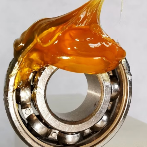 difference between grease and oil