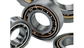 What is the difference between ball and roller bearing